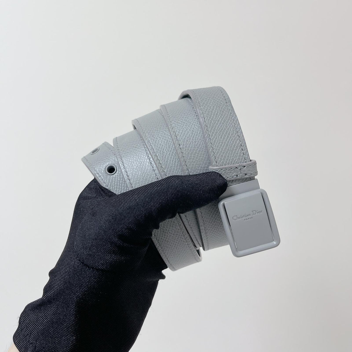 Montaigne Ultra Matte Grained Grey