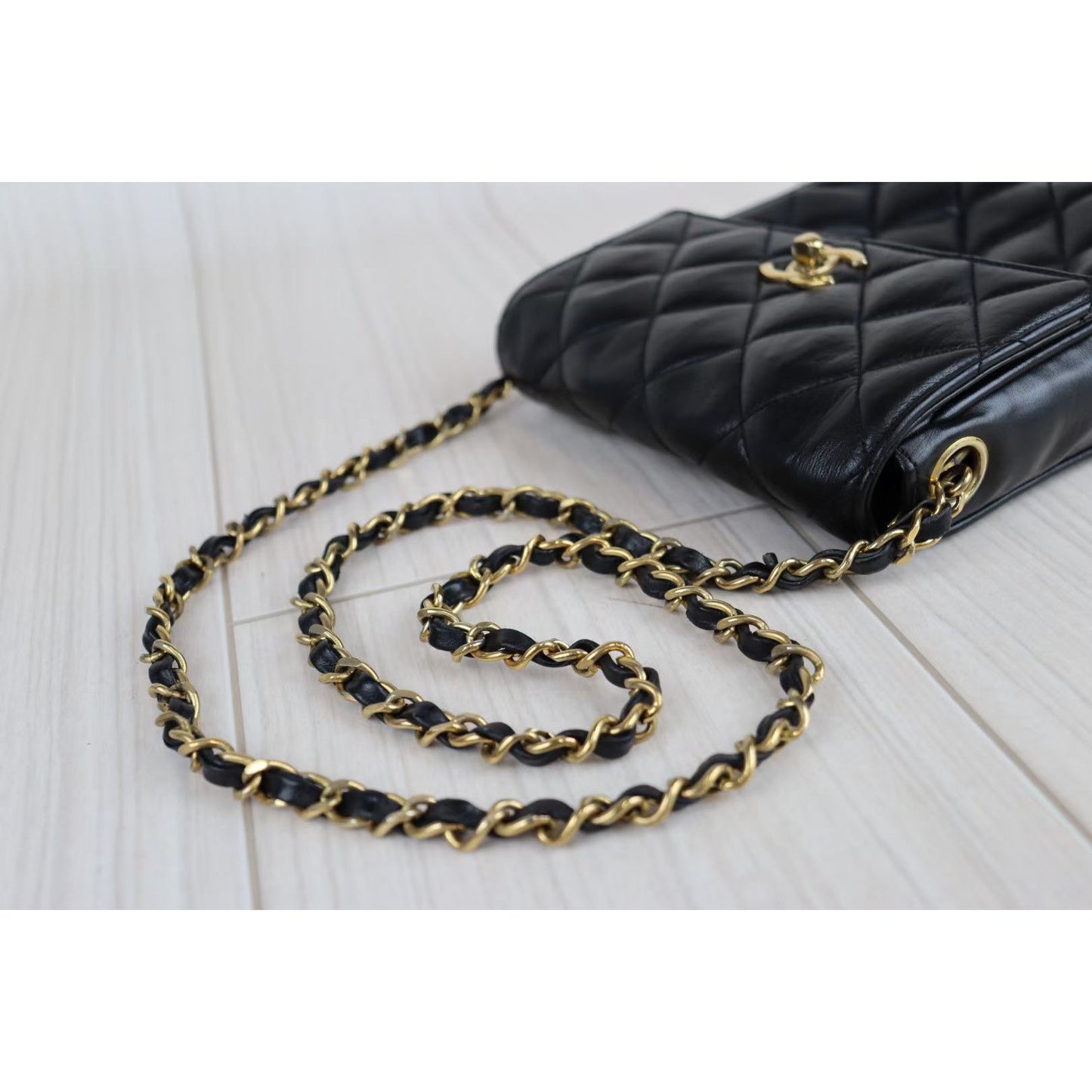 Rank AB ｜ CHANEL Vintage Shoulder Bag ｜072012