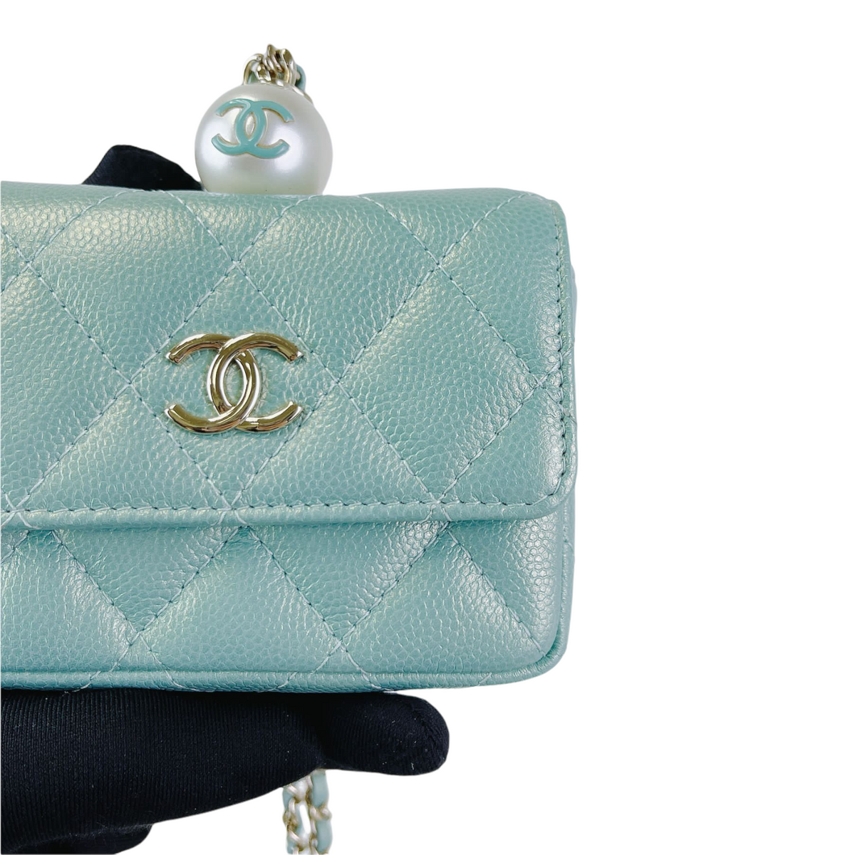 Caviar Quilted Pearl  Holder Caviar Blue GHW