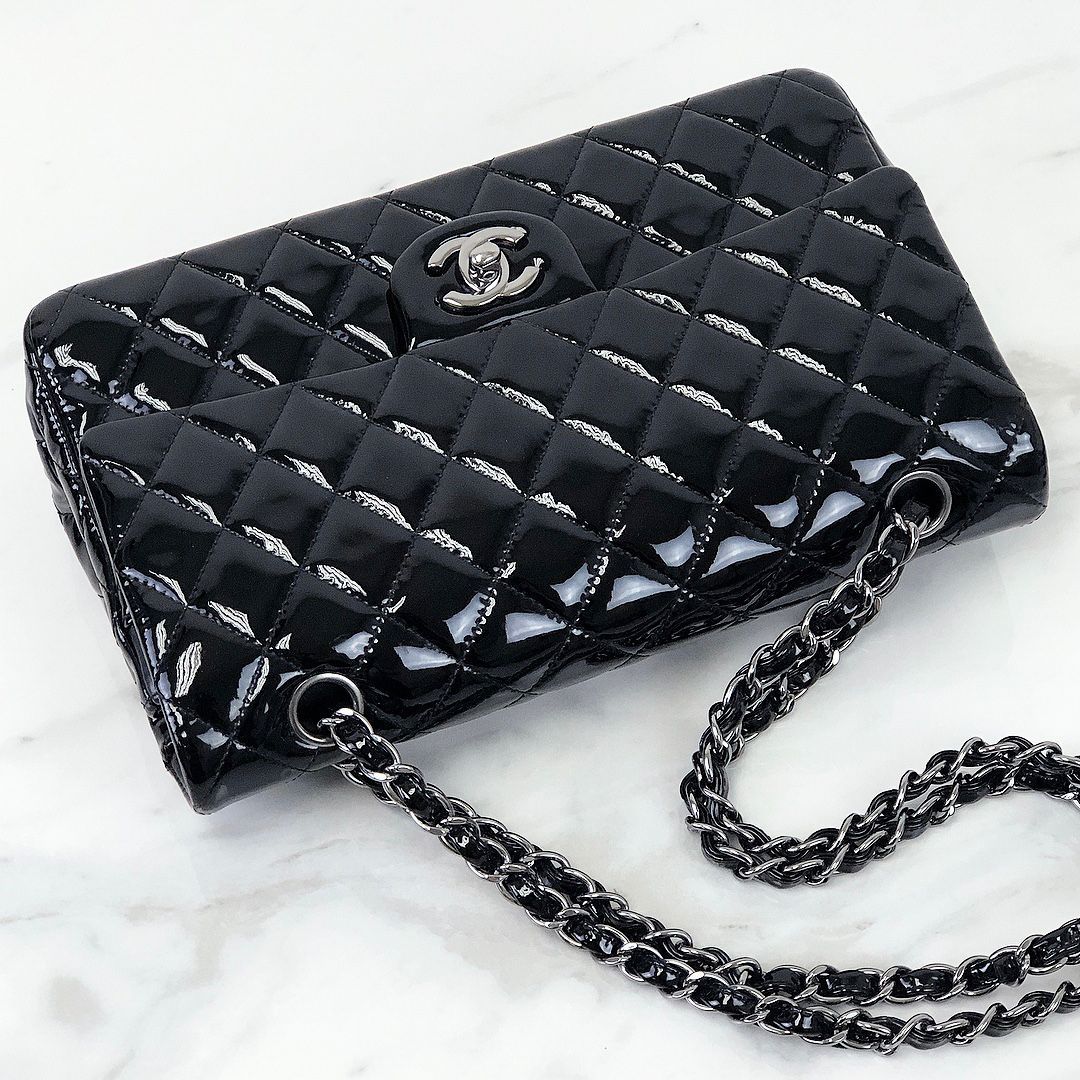 Medium Classic Flap Patent Black SHW