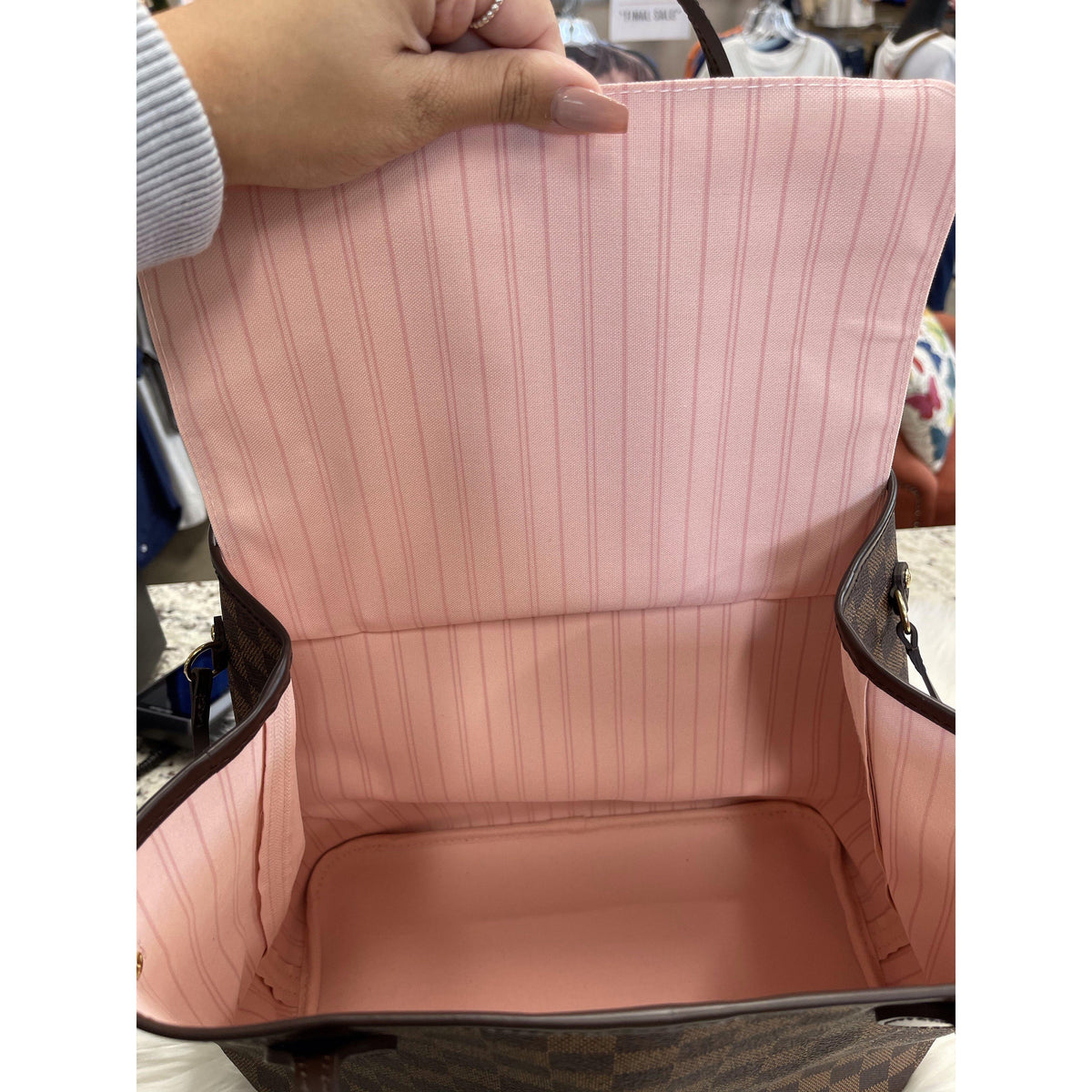 Louis Vuitton Neverfull MM in Damier Ebene Rose Ballerine