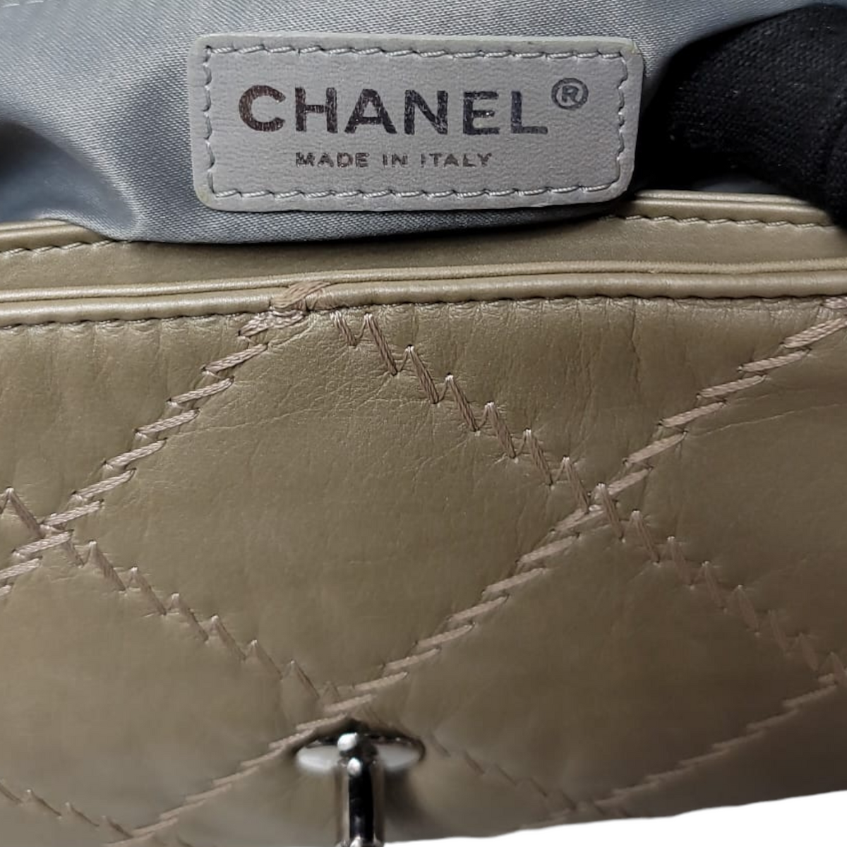 Seasonal Flap Calfskin Gold SHW