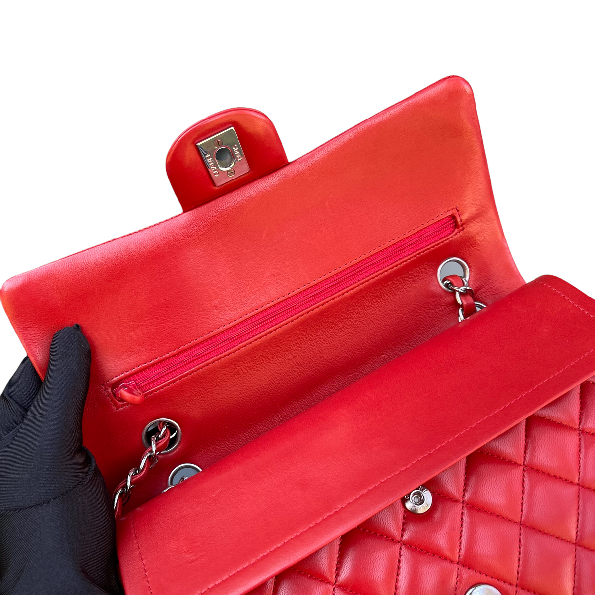 Classic Medium Flap Lambskin Flap Red SHW