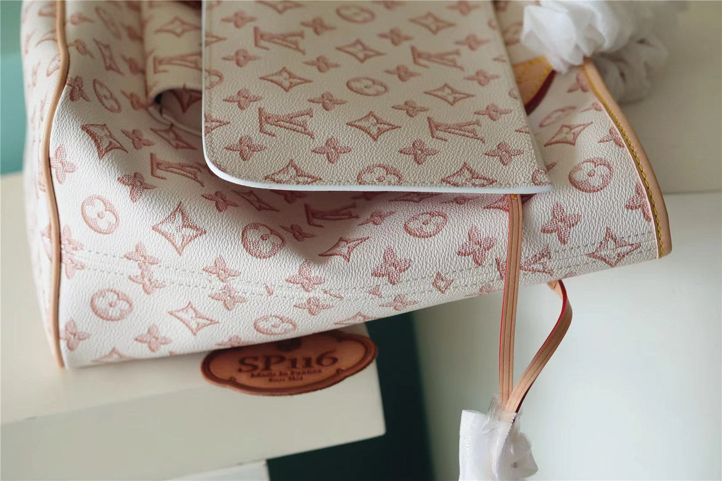 Louis Vuitton Neverfull MM Tote Bag