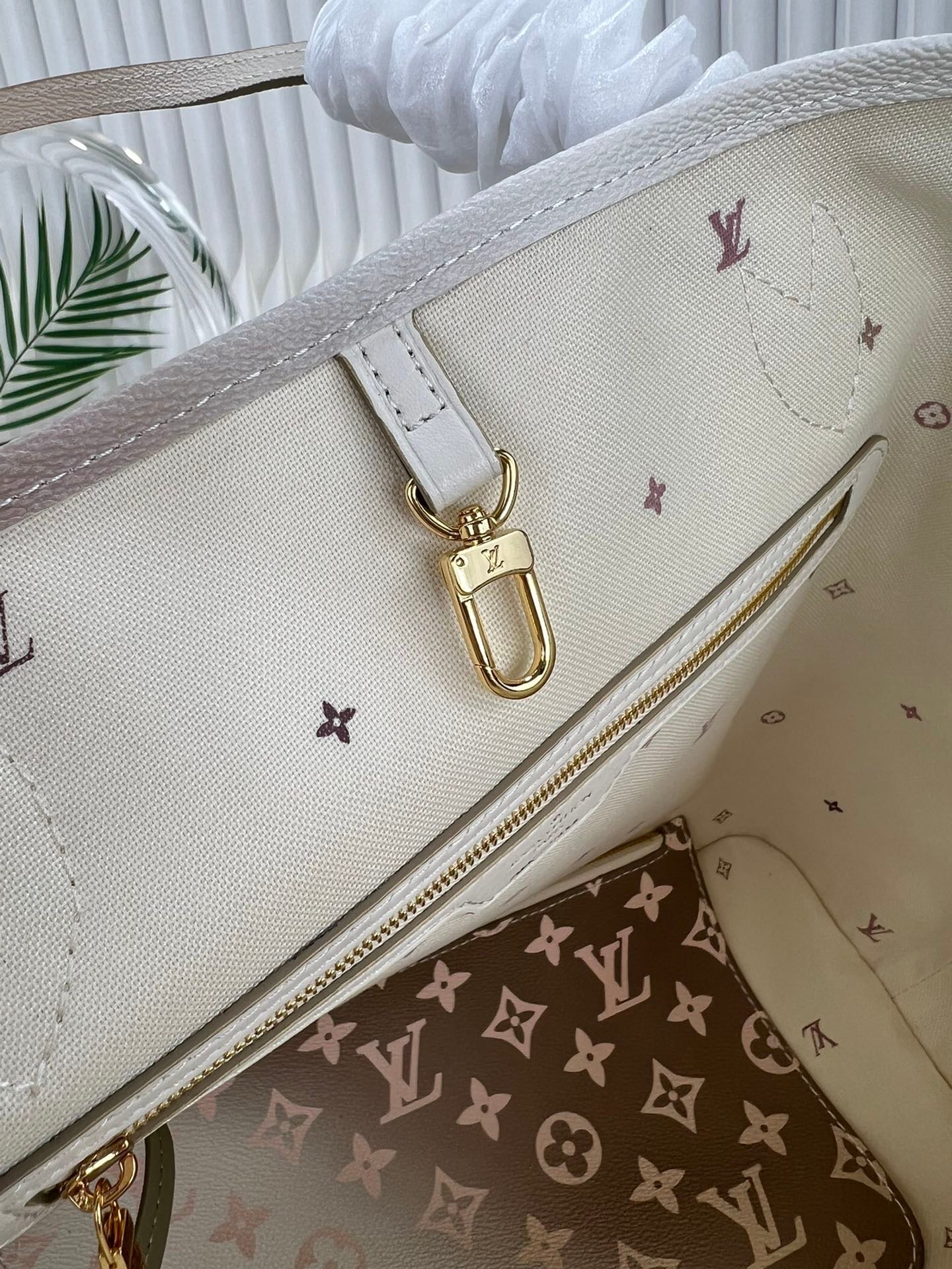 Louis Vuitton Neverfull MM  Tote Bag