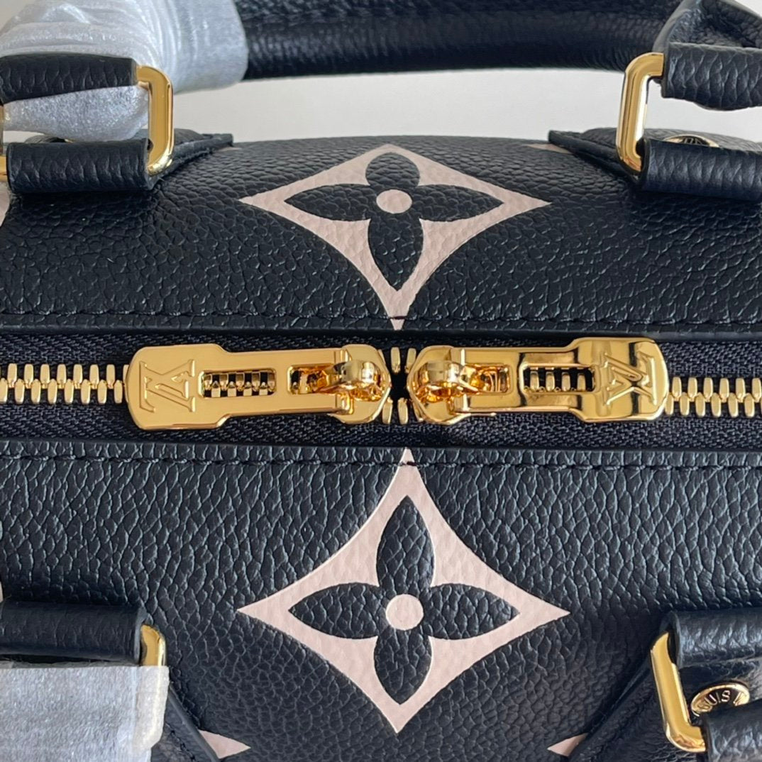 Louis Vuitton Speedy Bandouliere 25 Bag