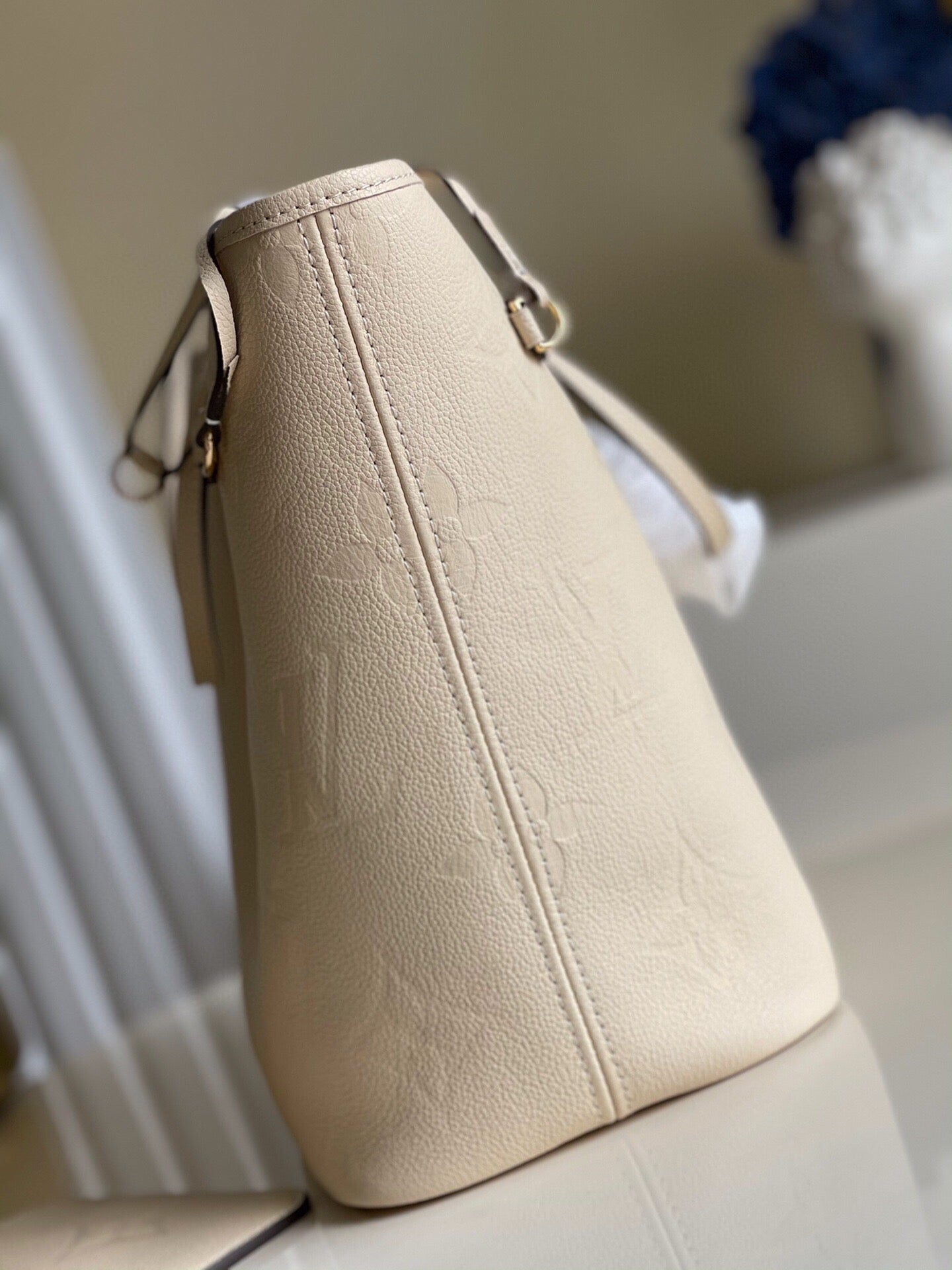 Louis Vuitton Neverfull MM Tote Bag