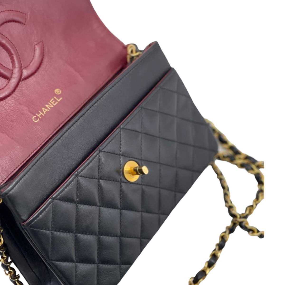 Circle Lock Flap CC Lambskin Black GHW