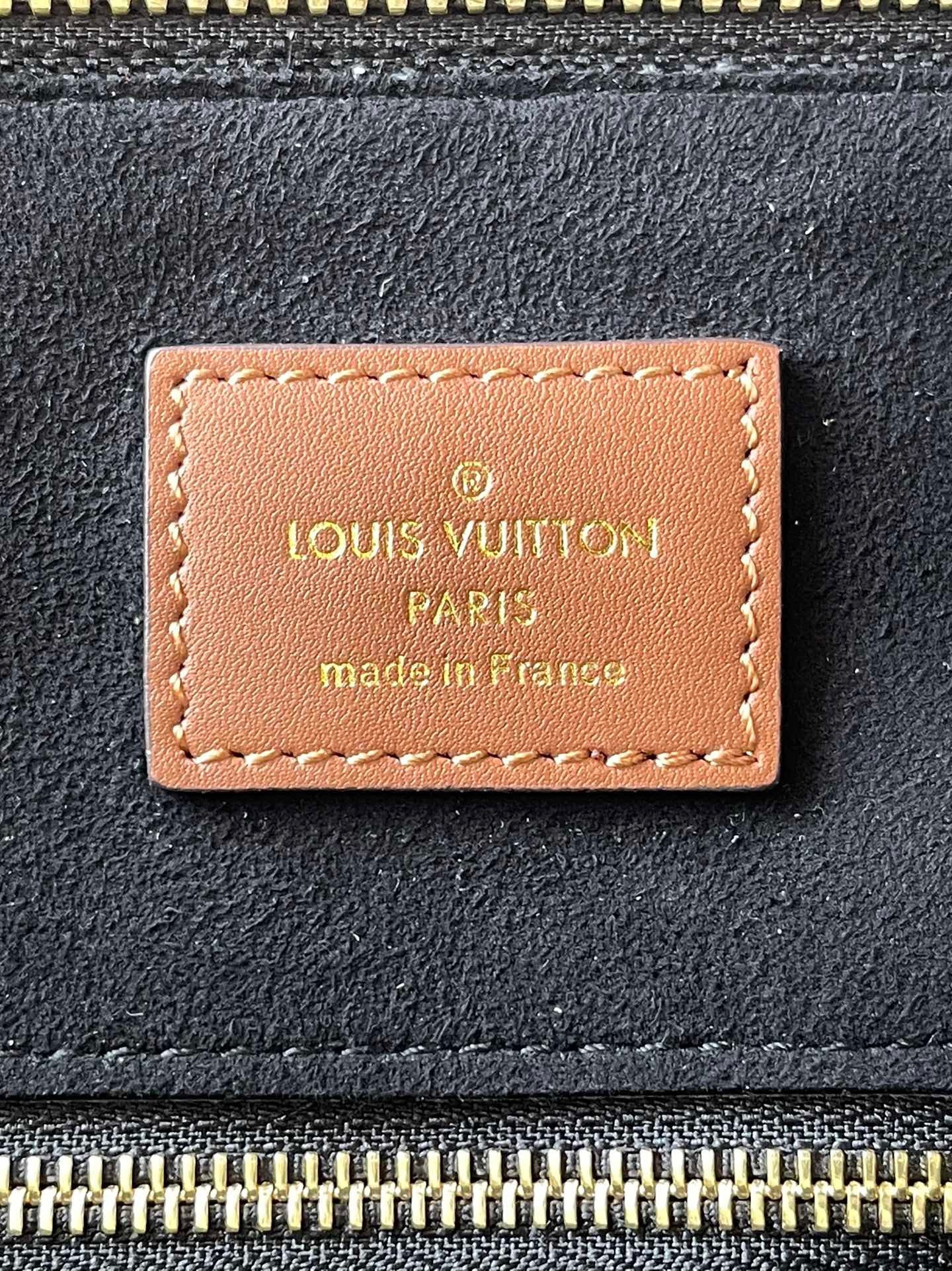 Louis Vuitton Speedy Bandouliere Bag 25