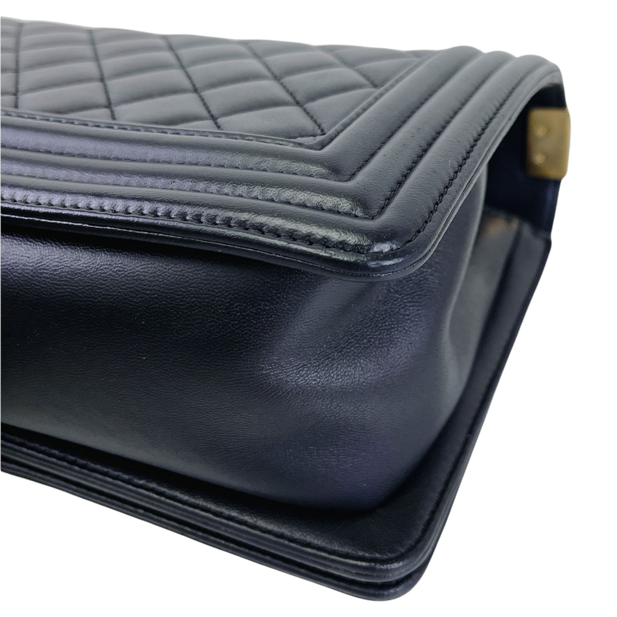 Boy Old Medium Calfskin Black GHW