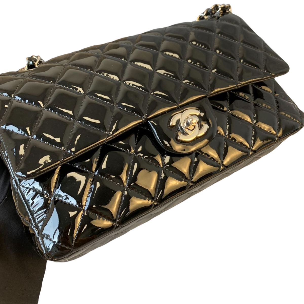 Medium Classic Flap Patent Black SHW