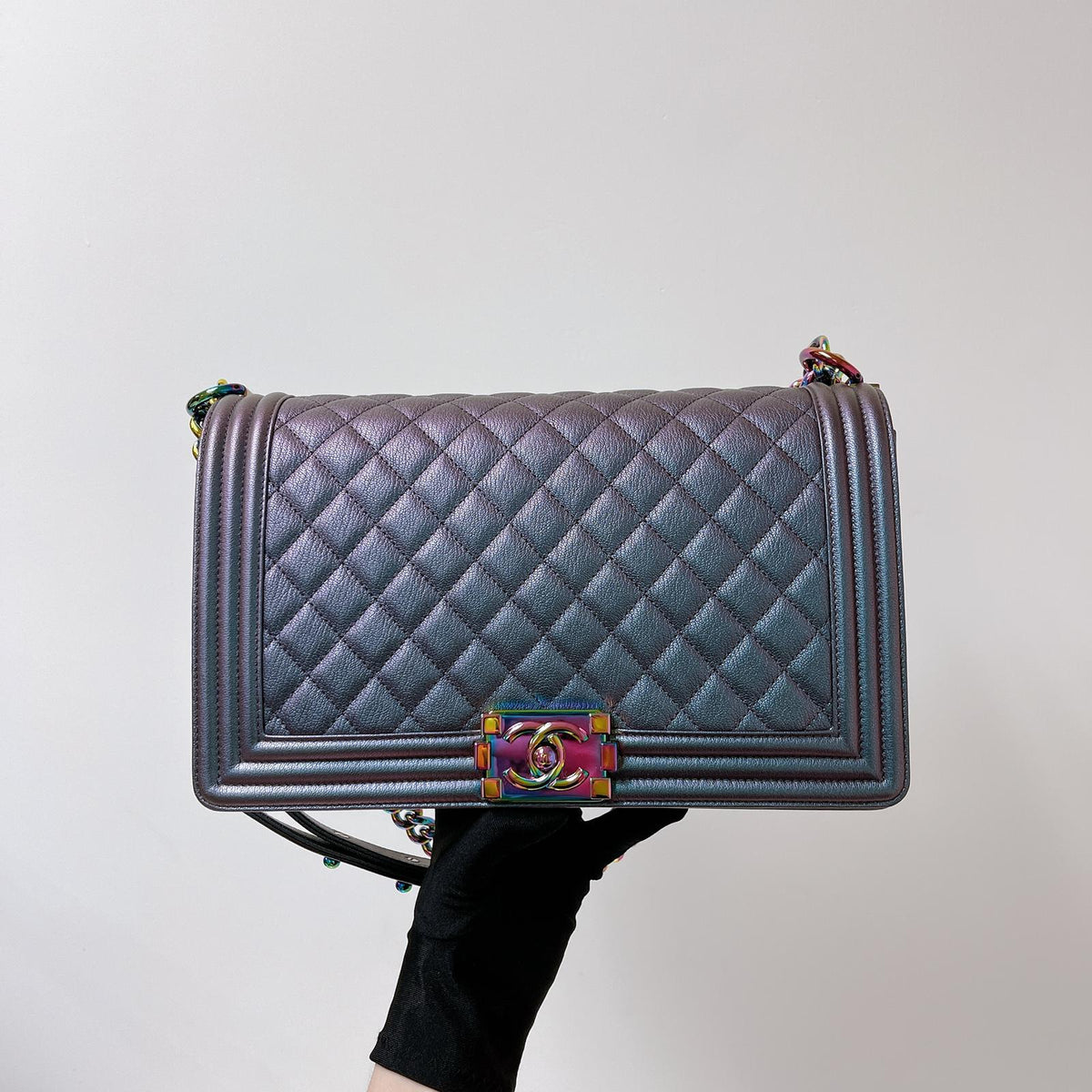 Quilted Caviar New Medium Boy Bag Iridescent Green