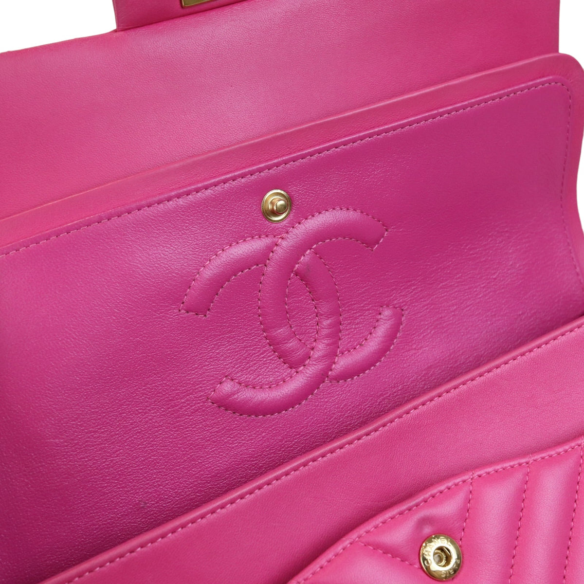 Classic Chevron Flap Medium Lambskin Pink GHW