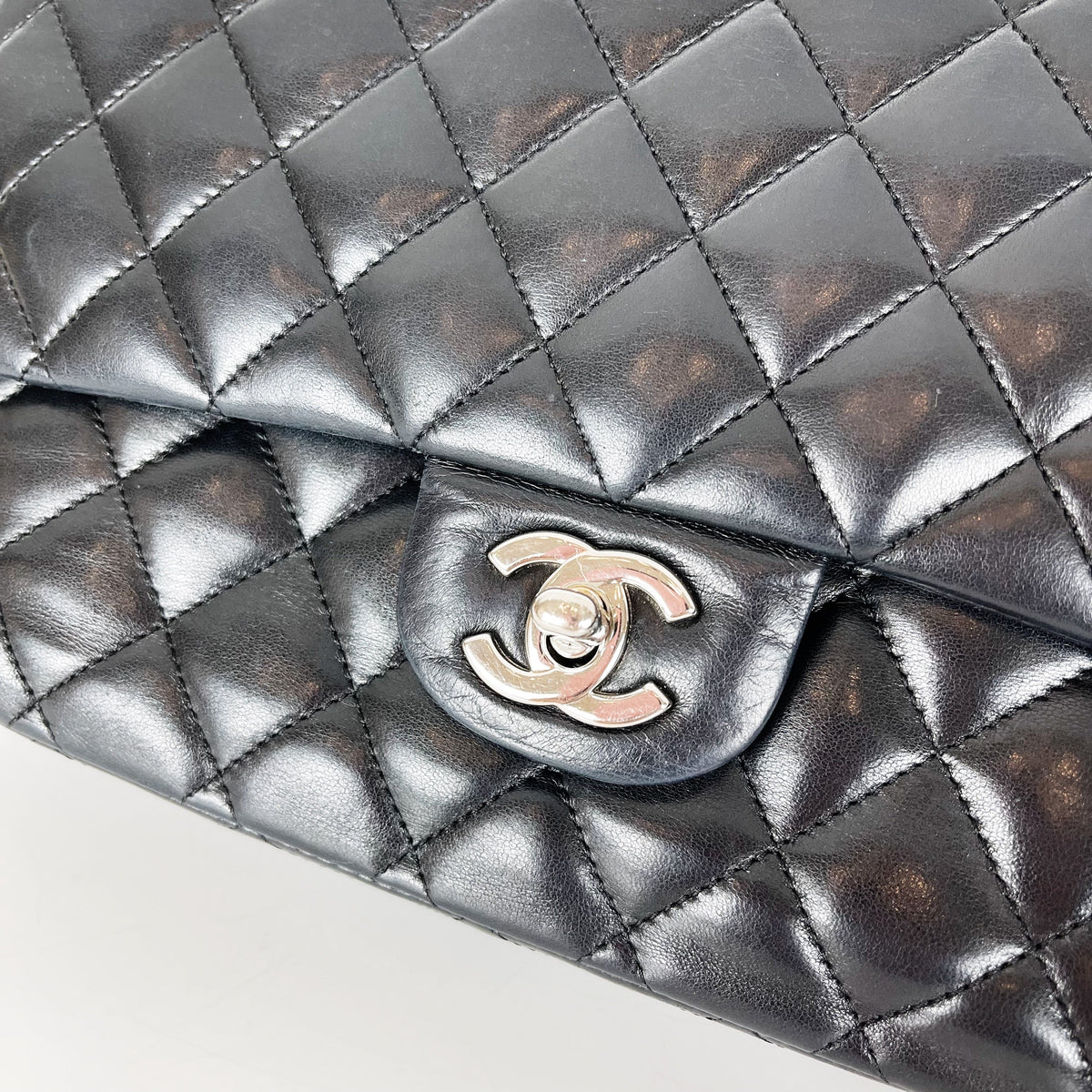Classic Flap Medium Lambskin Black SHW