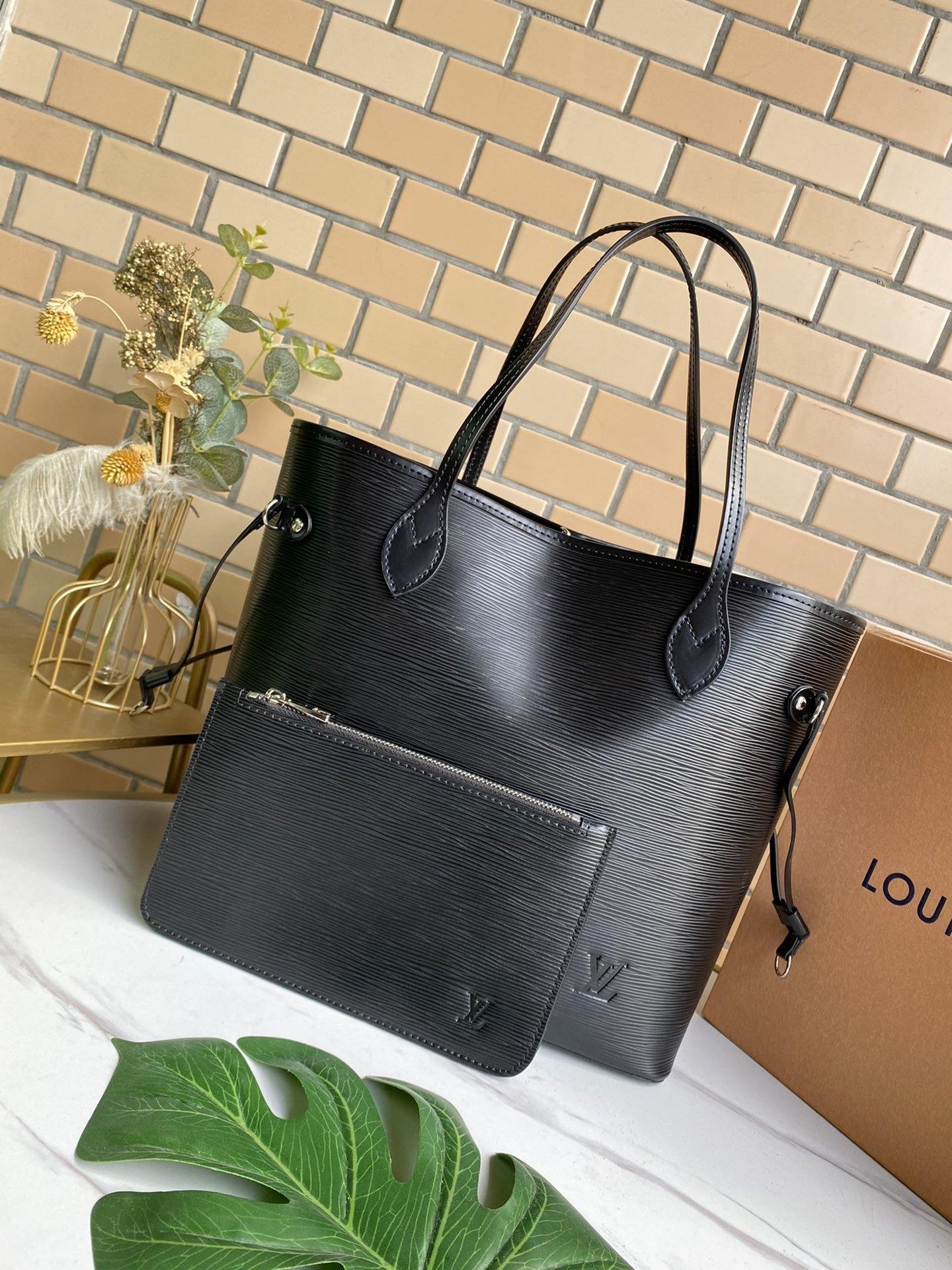 Louis Vuitton Neverfull MM Tote Bag