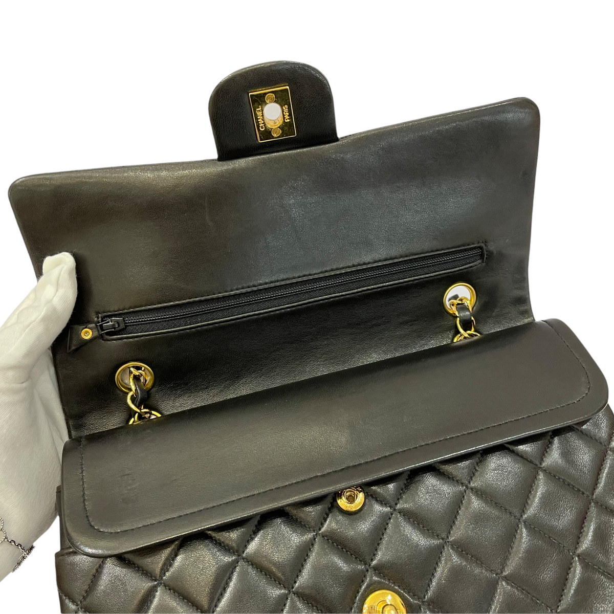 Vintage Classic Flap Medium Lambskin Black GHW