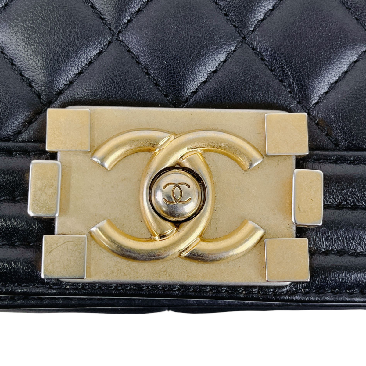 Boy Old Medium Calfskin Black GHW