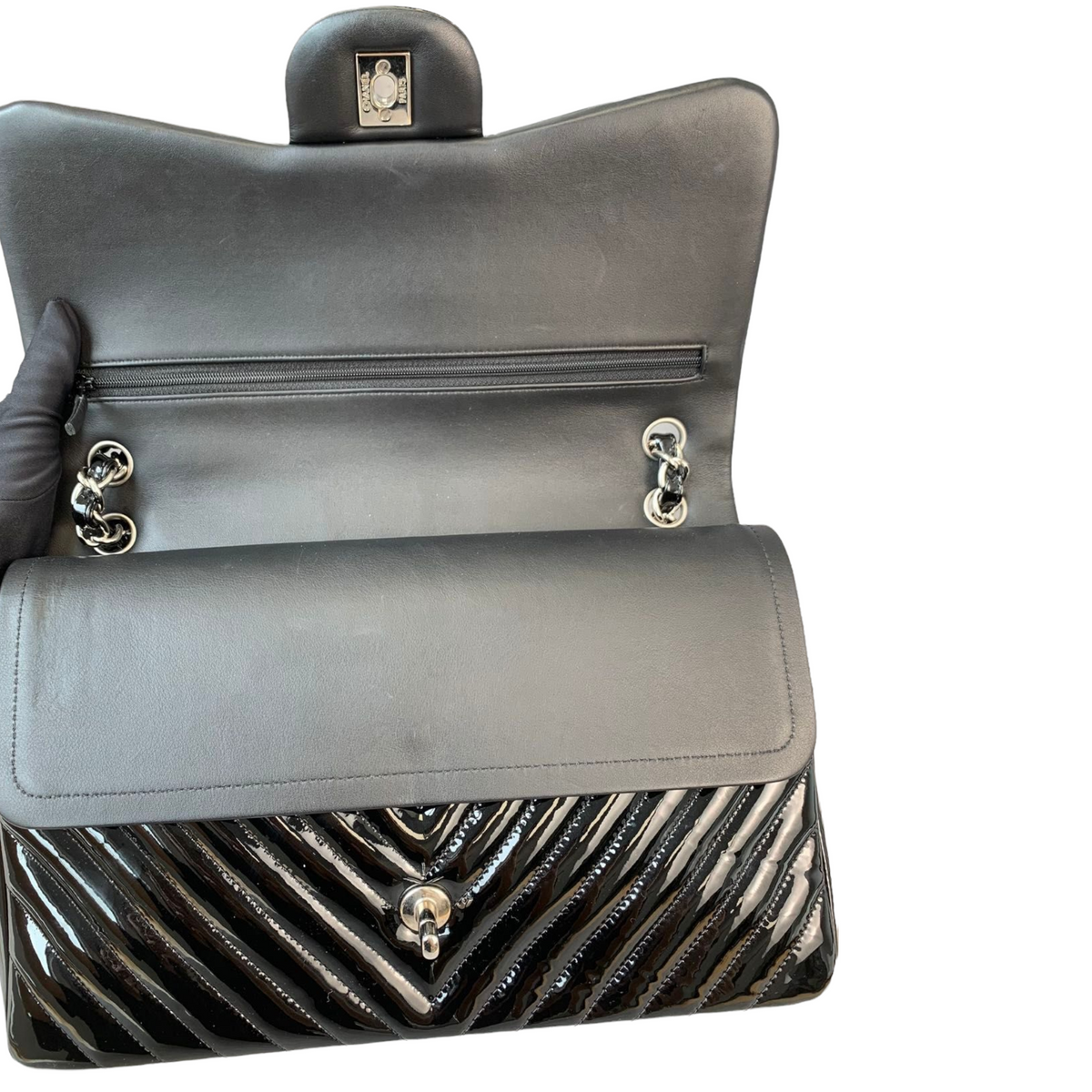 Double Flap Jumbo Chevron Patent Black SHW