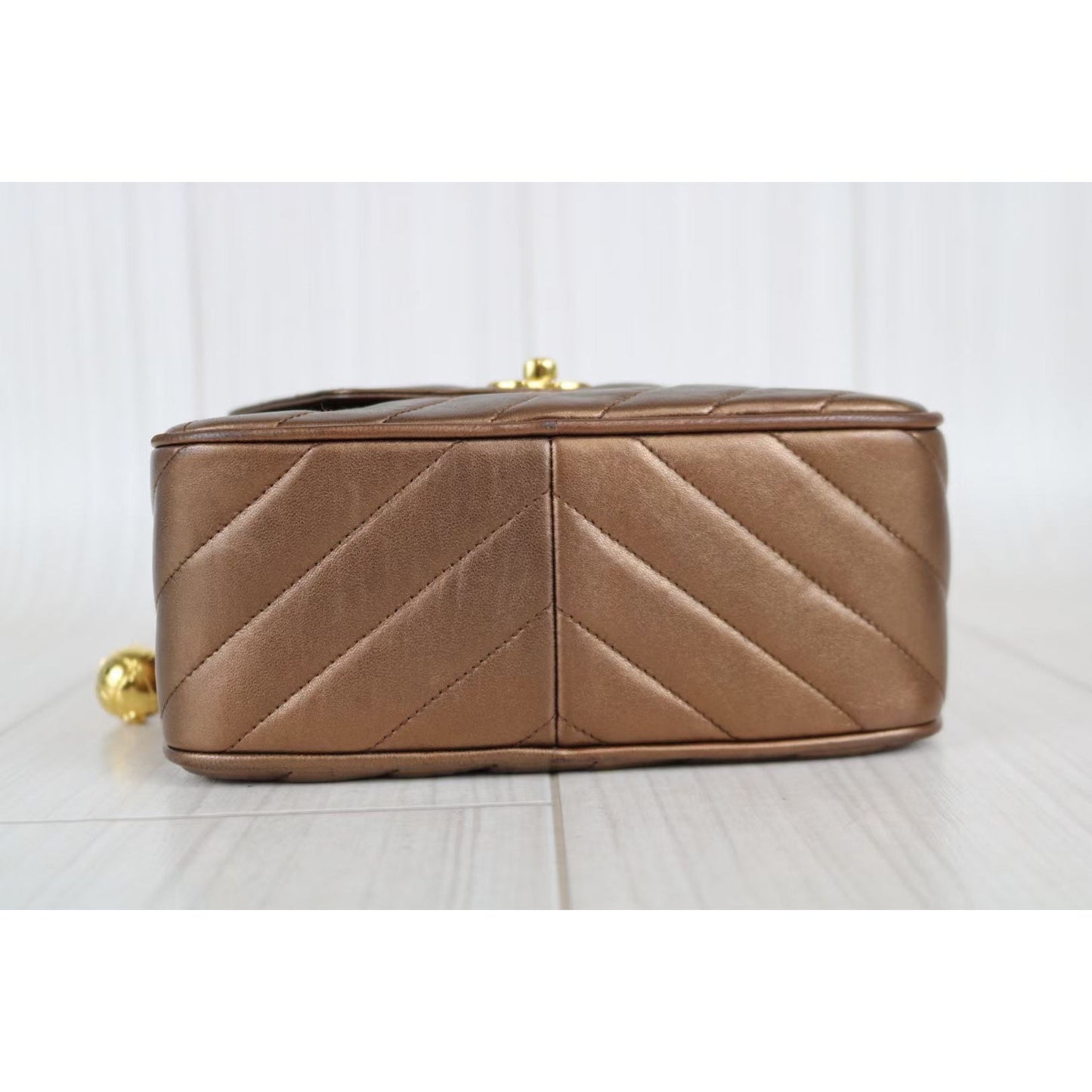 Rank A ｜ CHANEL Vintage  Lamb Skin Chain Shoulder Bag ｜041208