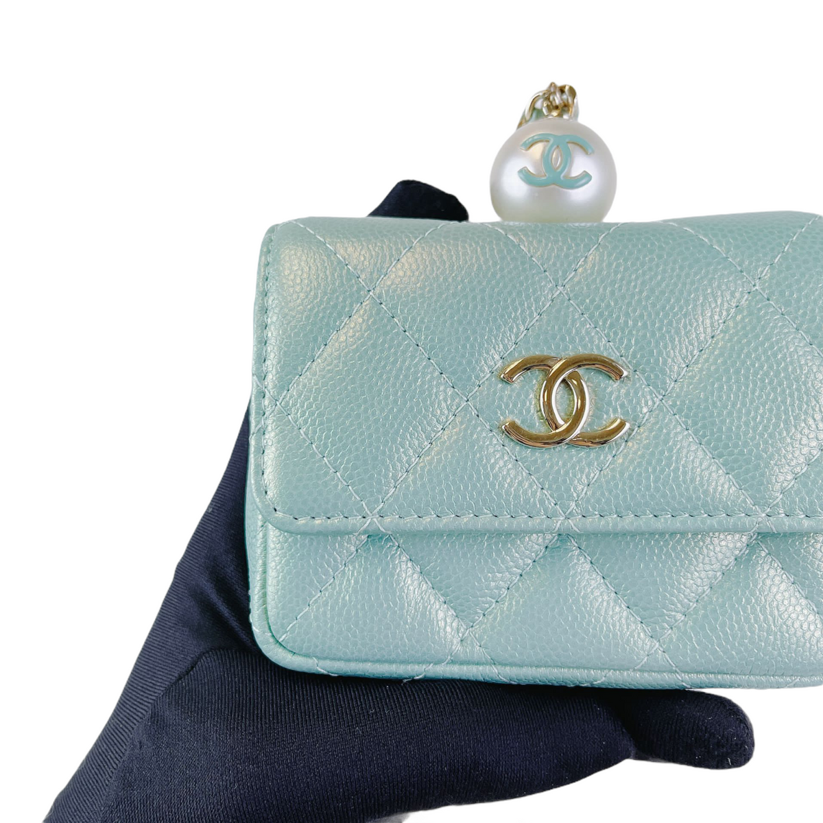 Caviar Quilted Pearl  Holder Caviar Blue GHW