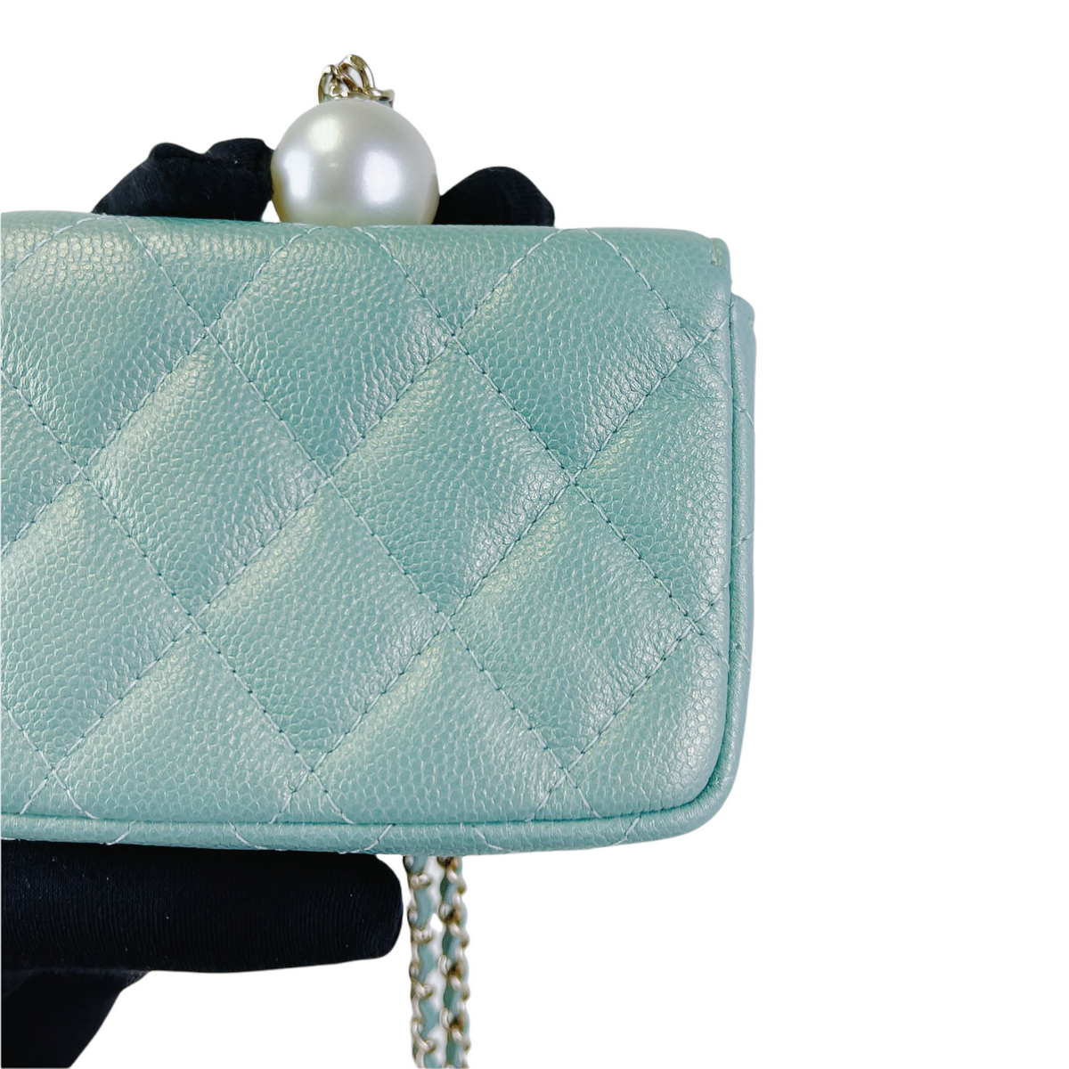 Caviar Quilted Pearl  Holder Caviar Blue GHW