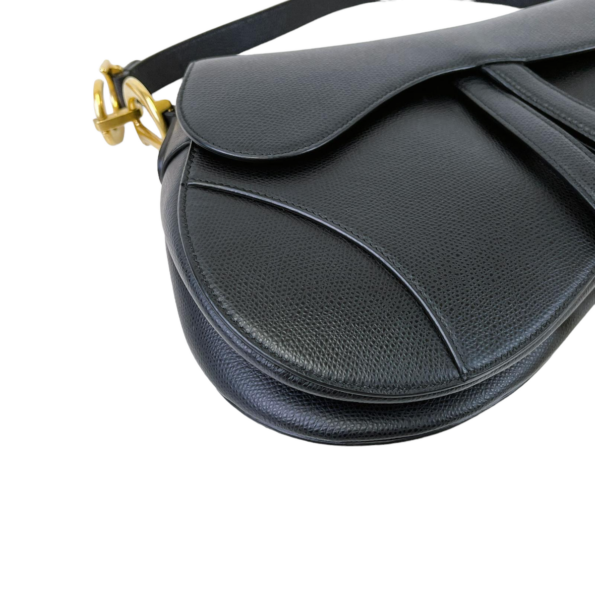 Medium Saddle Calfskin Black GHW