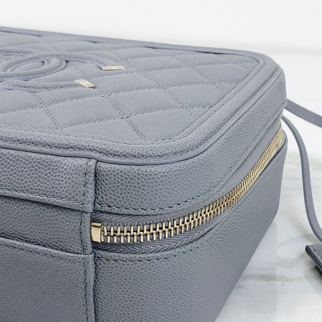 Medium CC Filigree Caviar Vanity Grey SHW