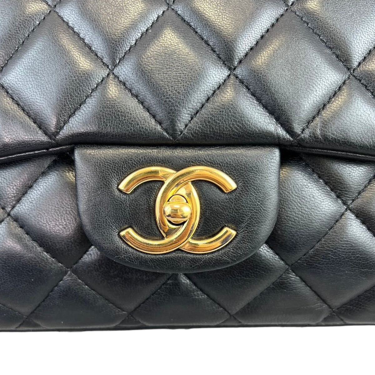 Double Flap Maxi Lambskin Black GHW