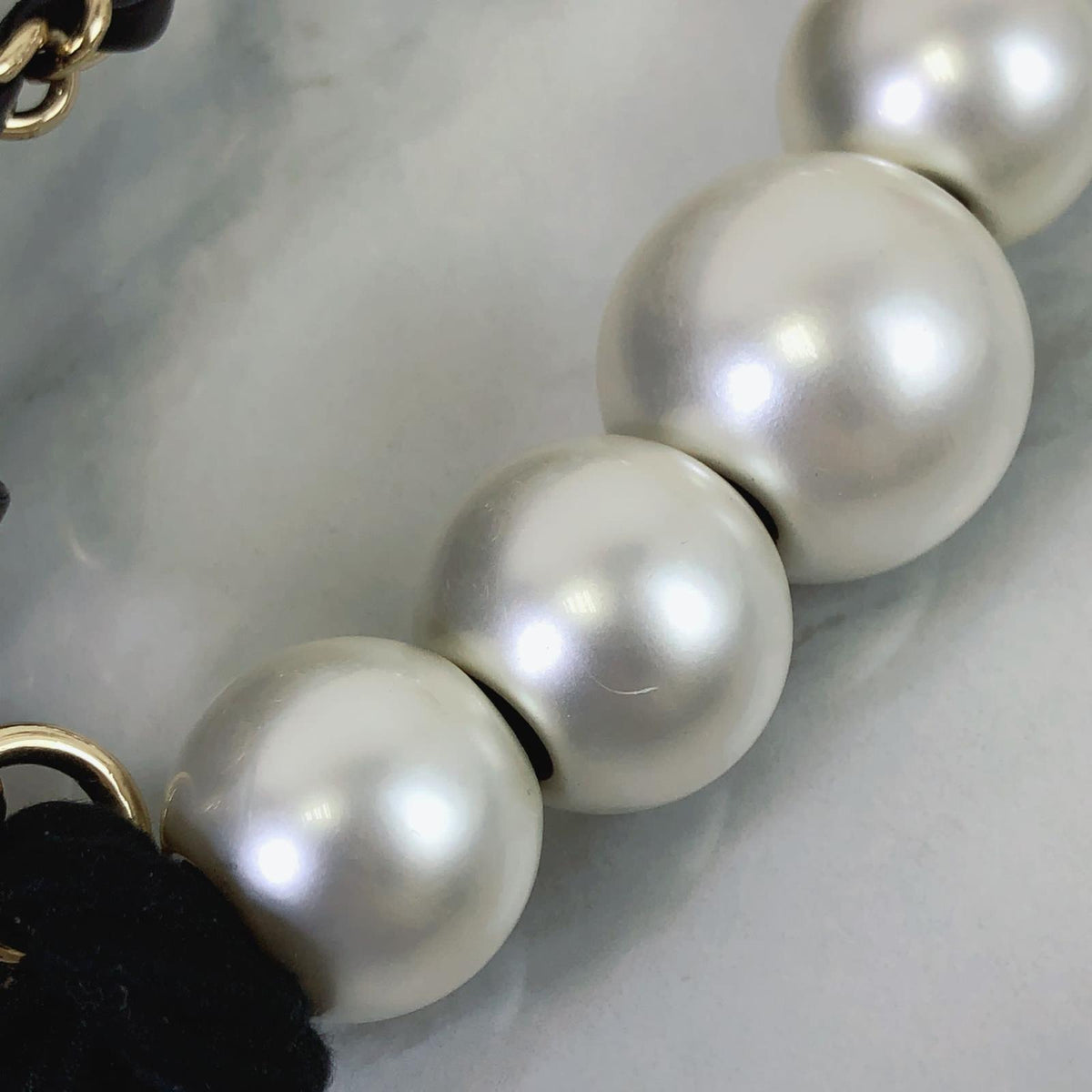 Coco "Sand by the Sea" Runway Pearl Handle Black PVC