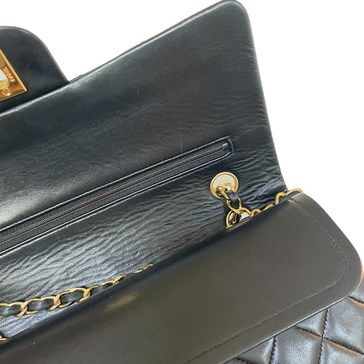 Vintage Classic Flap Medium Lambskin Black GHW