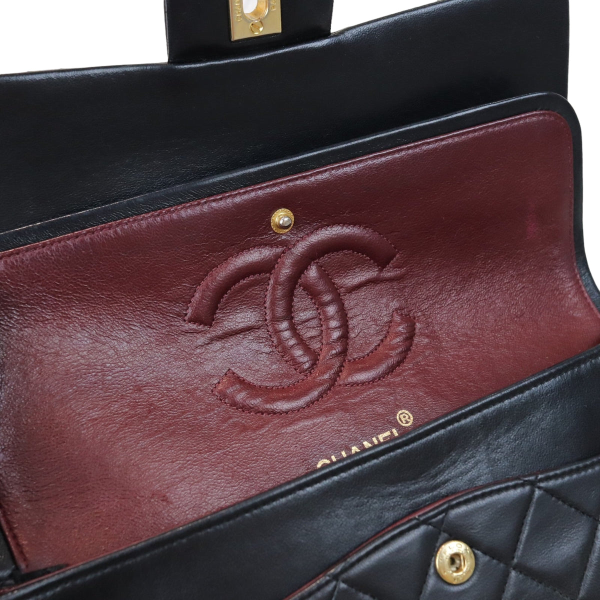 Classic Double Flap Medium Vintage Black GHW