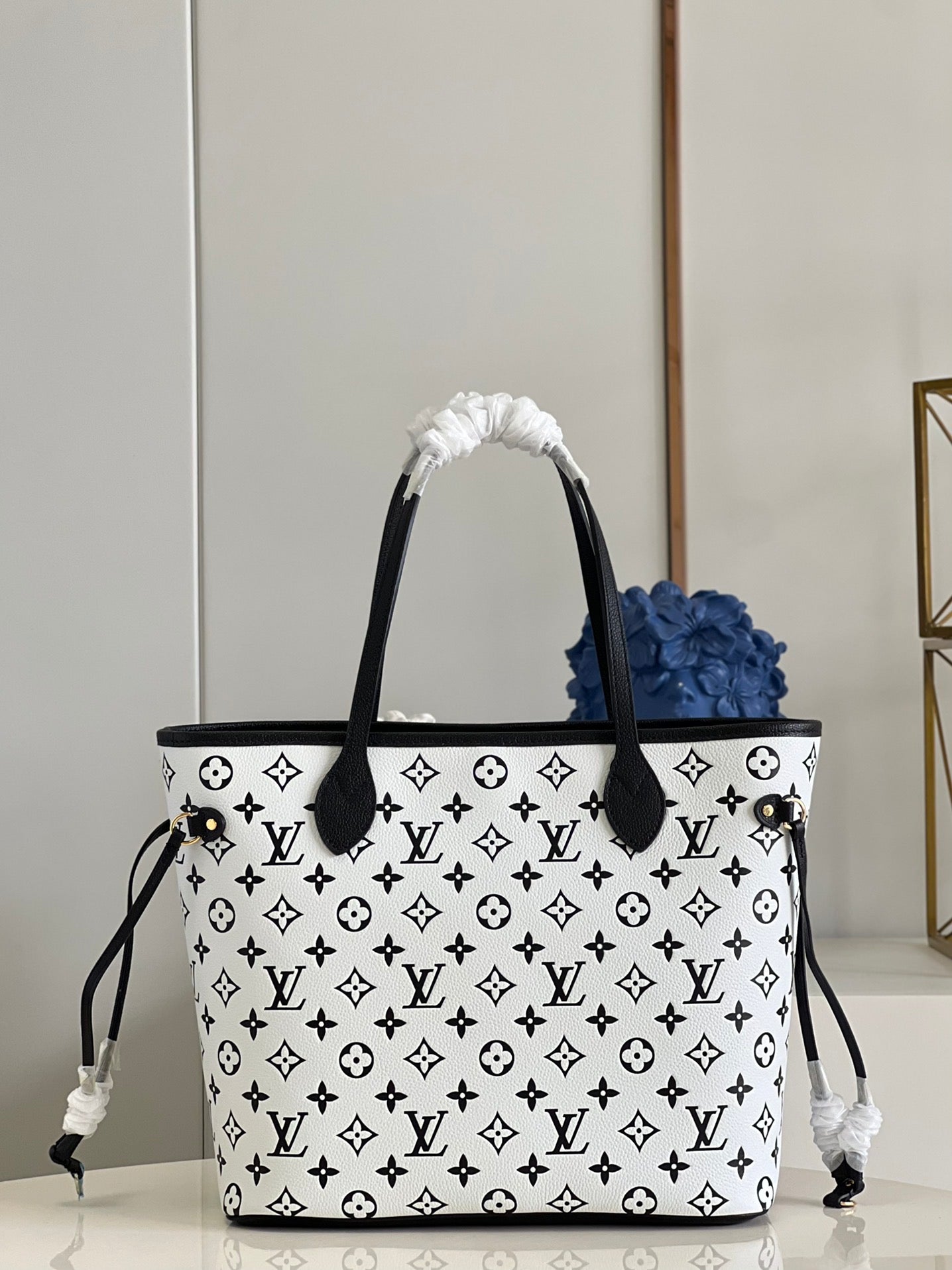 Louis Vuitton Neverfull MM  Tote Bag