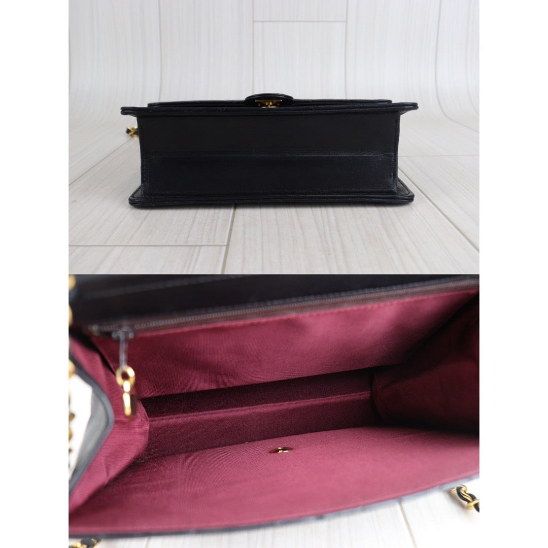 Rank AB ｜ CHANEL Matrasse Lamb Leather Shoulder Bag 22｜V23071424