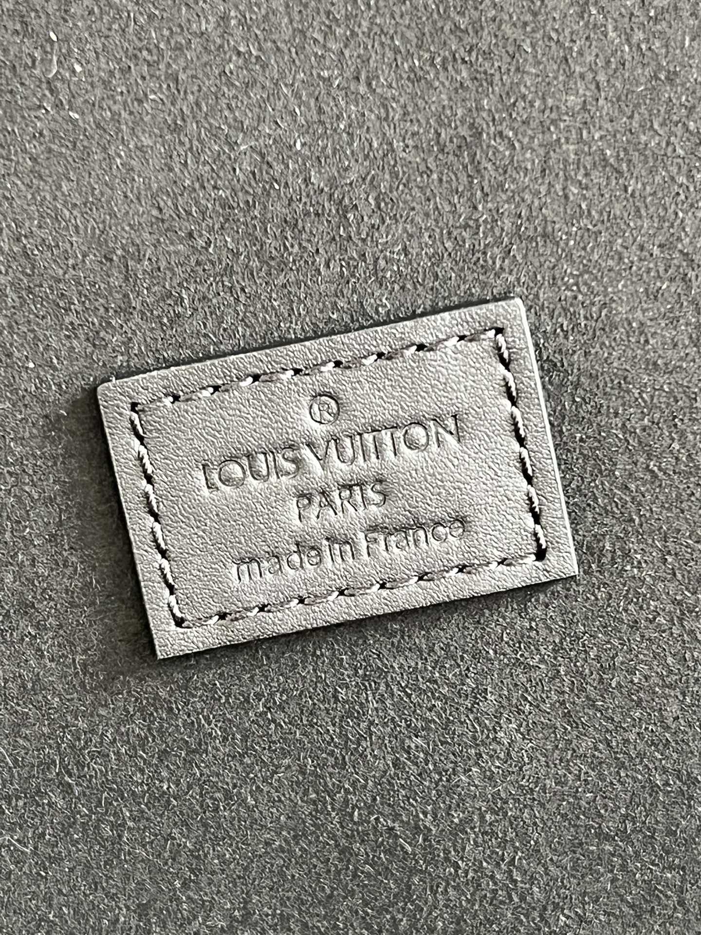 Louis Vuitton  8 Watch Case