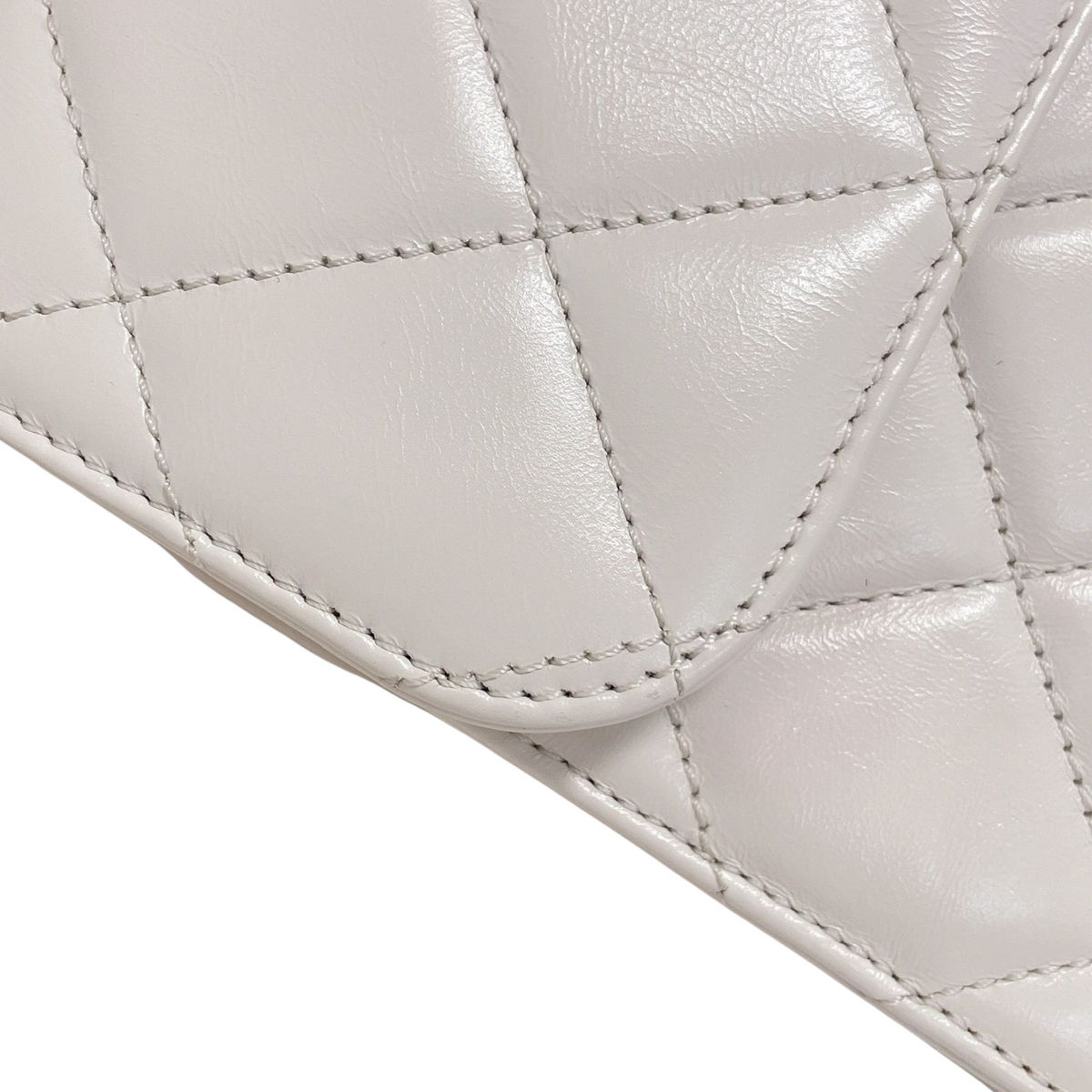Perfect Edge Flap Calfskin White RHW