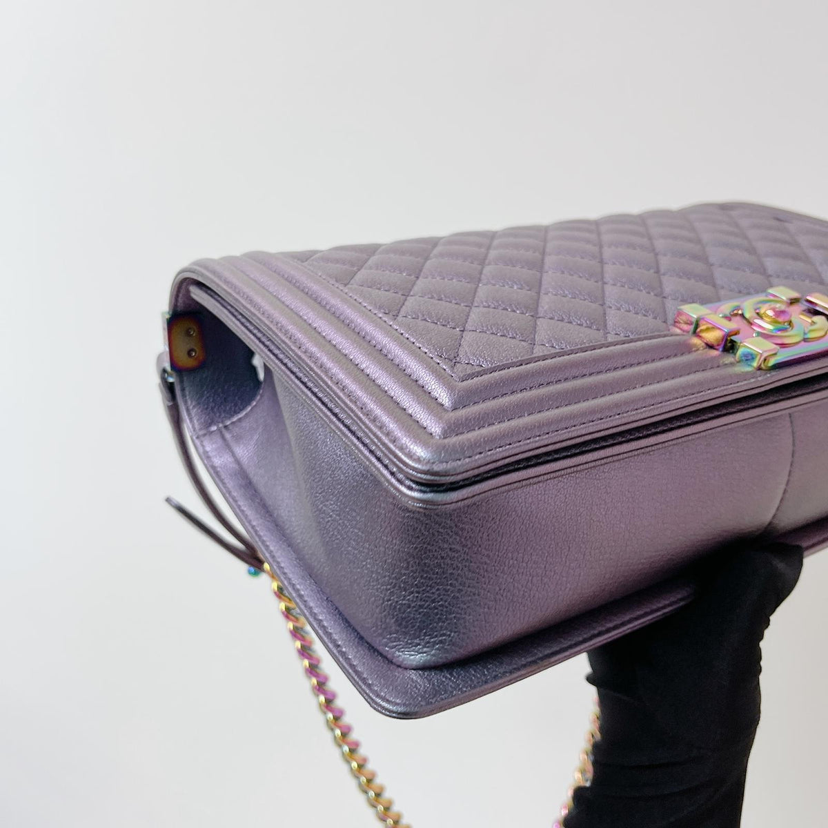 Quilted Caviar New Medium Boy Bag Iridescent Green