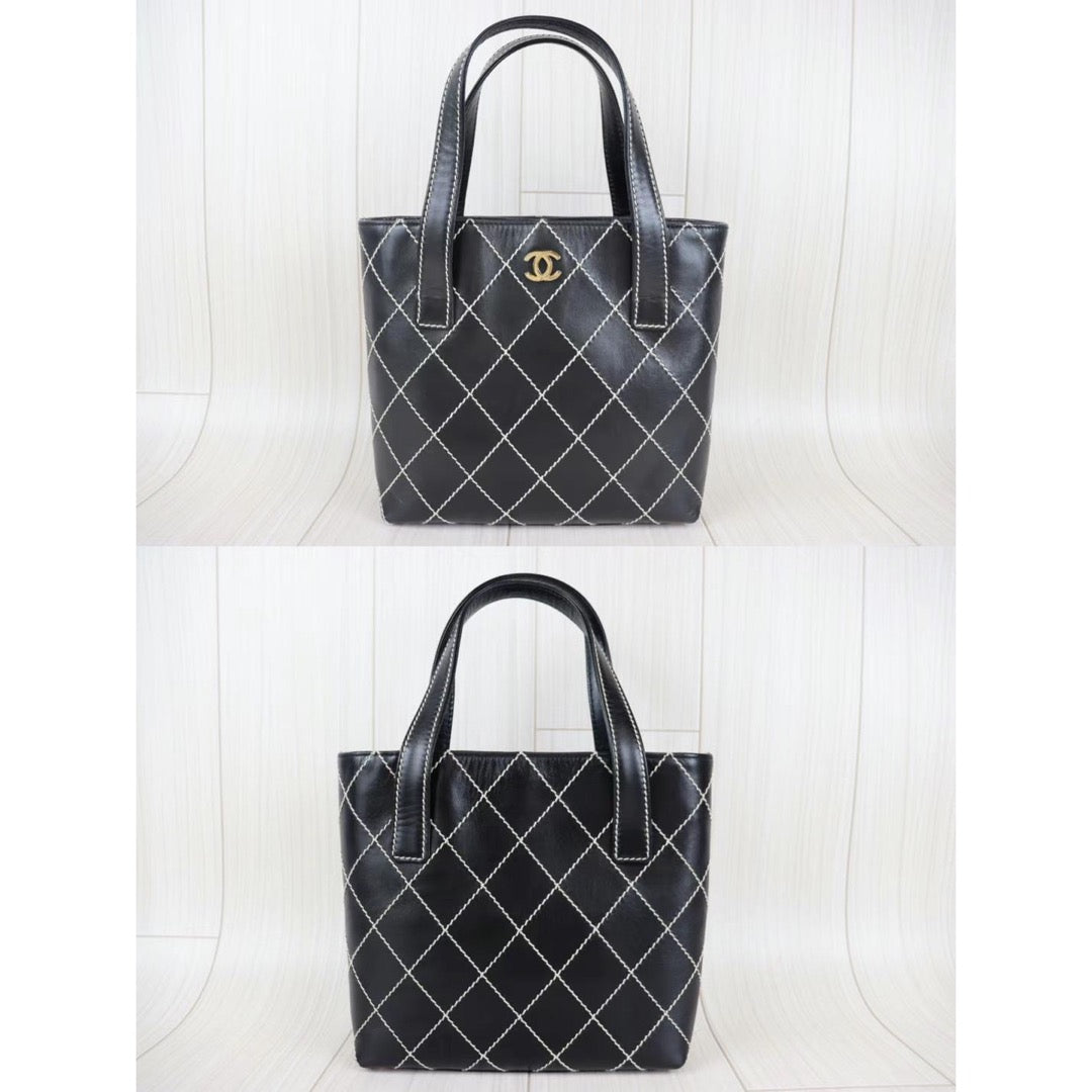 Rank A ｜Chanel Lamb Skin Wild Stitching Coco Mark Handbag ｜22102007