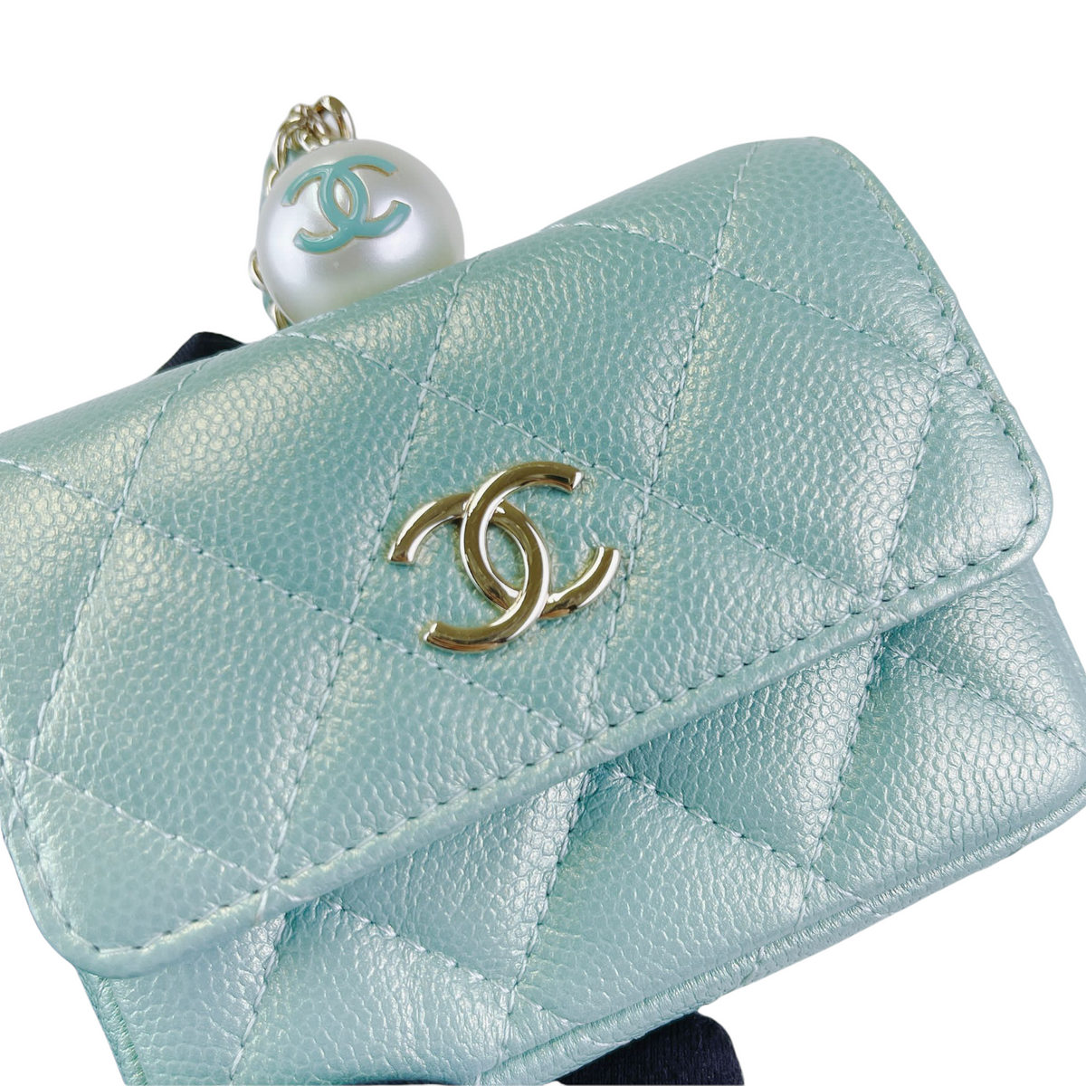 Caviar Quilted Pearl  Holder Caviar Blue GHW