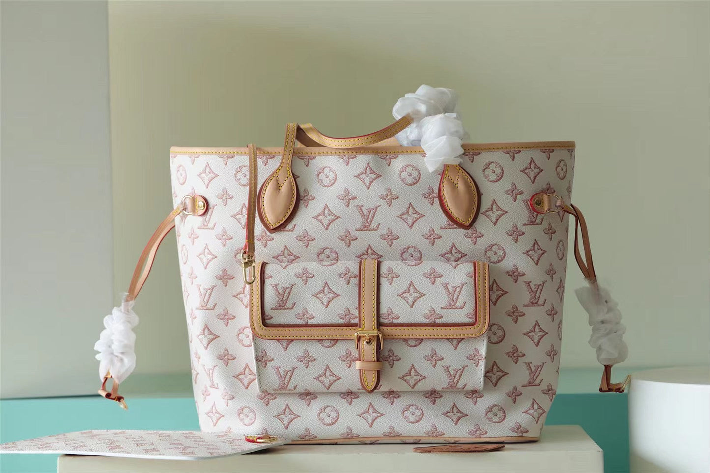 Louis Vuitton Neverfull MM Tote Bag