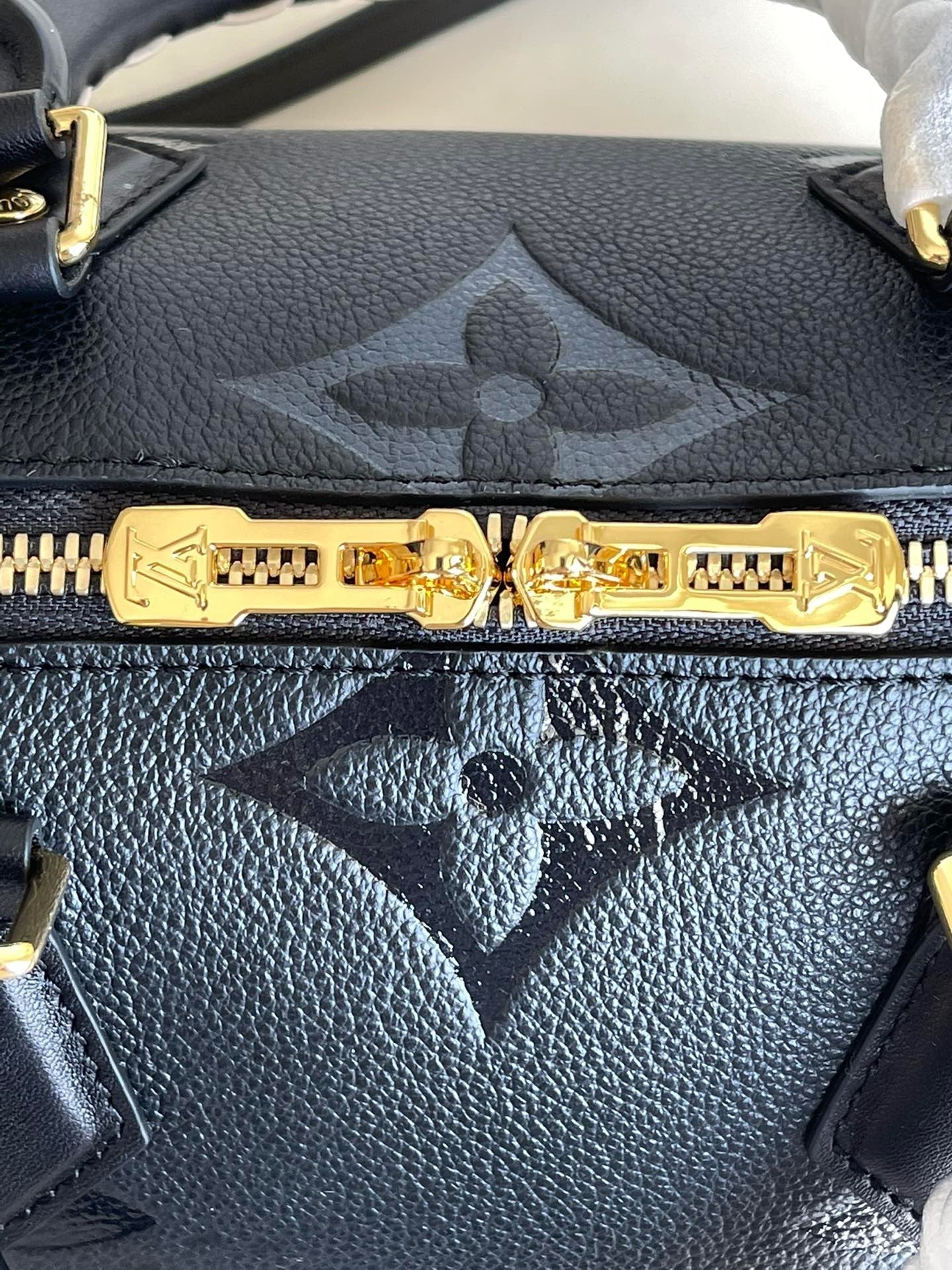 Louis Vuitton Speedy Bandouliere Bag 25