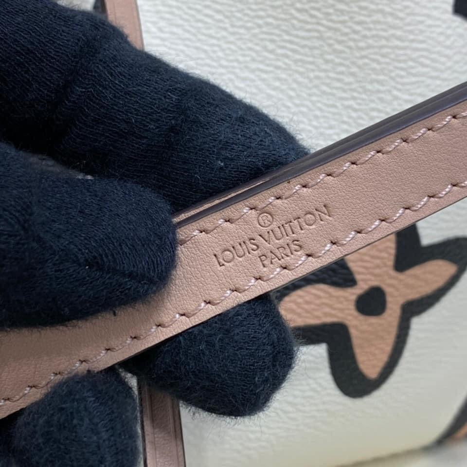 Louis Vuitton NeoNoe MM bag