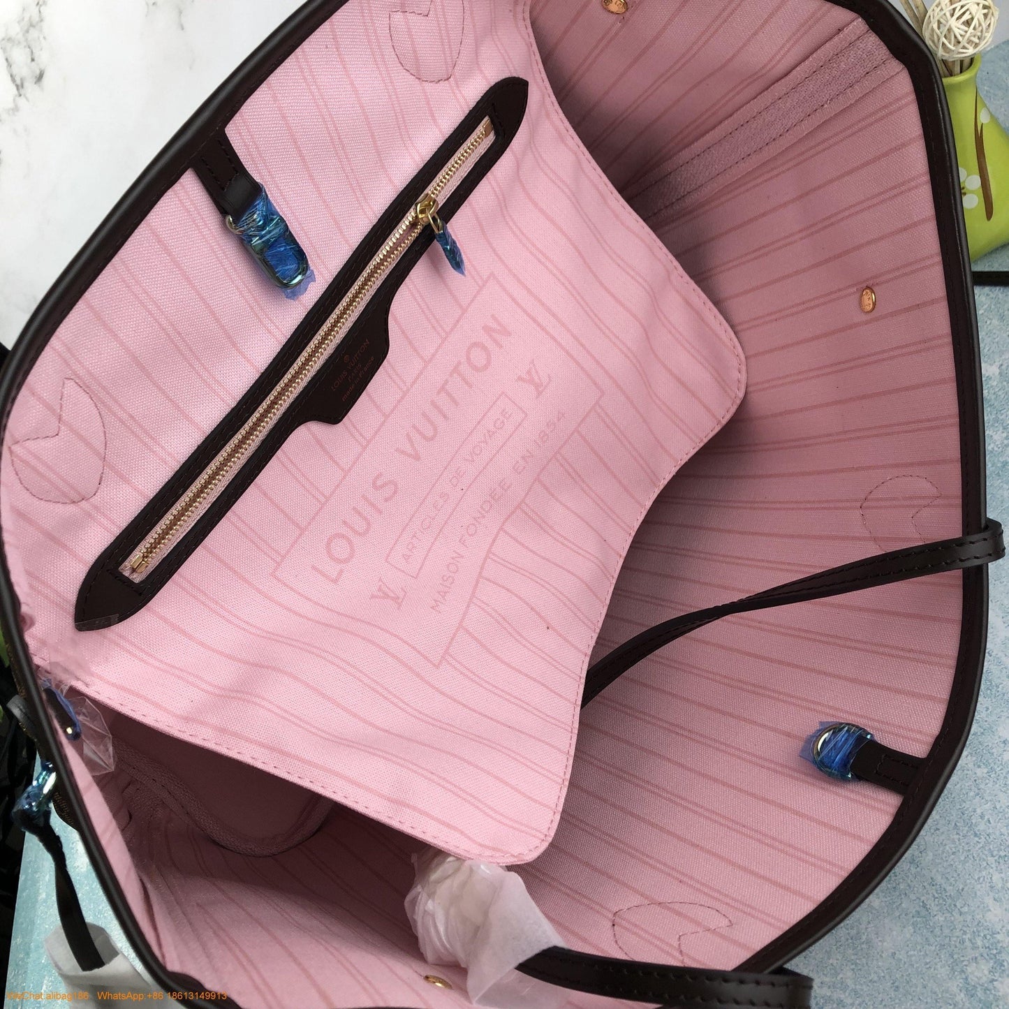 Louis Vuitton Neverfull MM Tote Bag