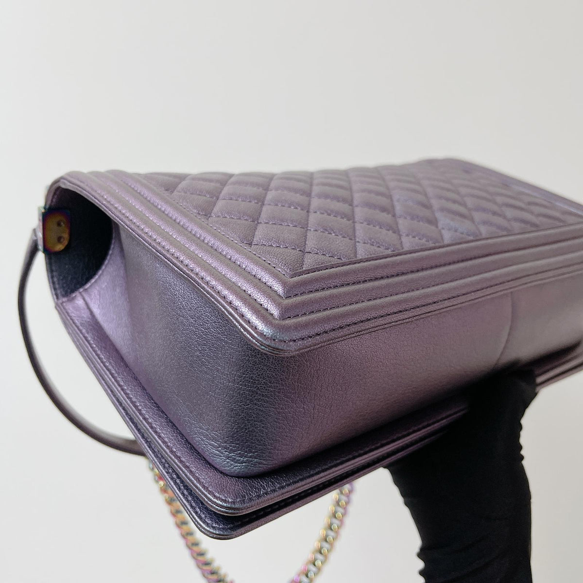 Quilted Caviar New Medium Boy Bag Iridescent Green