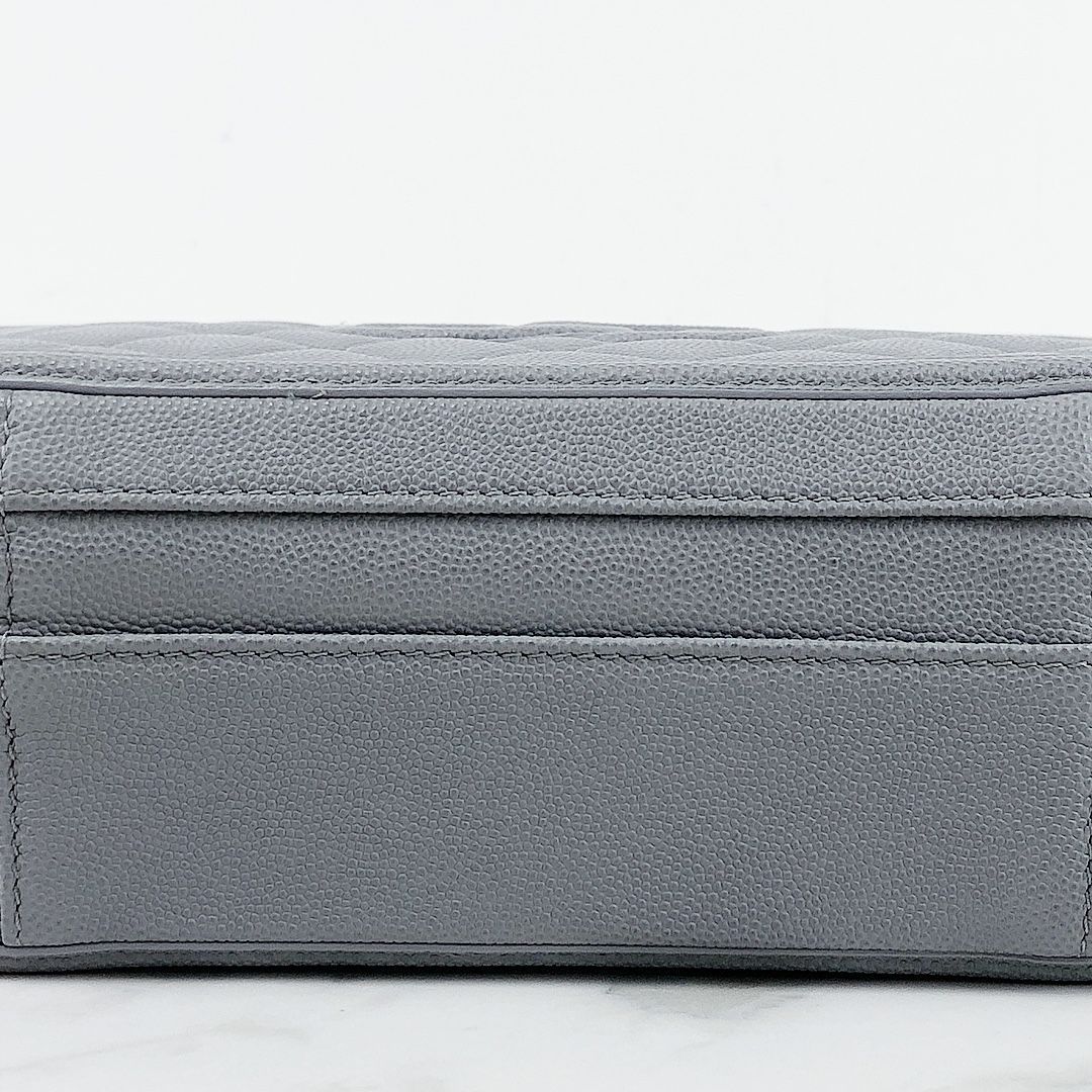 Medium CC Filigree Caviar Vanity Grey SHW