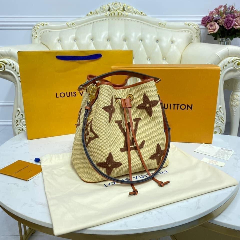 Louis Vuitton NeoNoe MM Bag