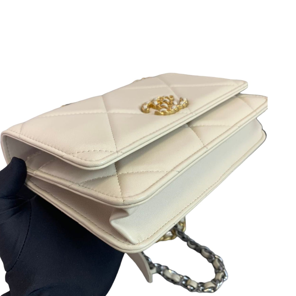 19 Quilted WOC Beige