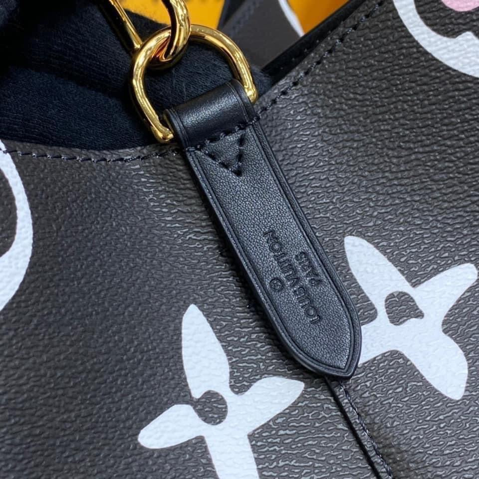Louis Vuitton NeoNoe MM bag