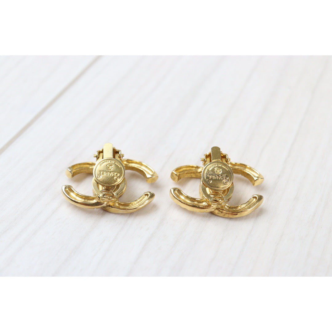 Rank A ｜CHANEL Vintage Earrings ｜23050902