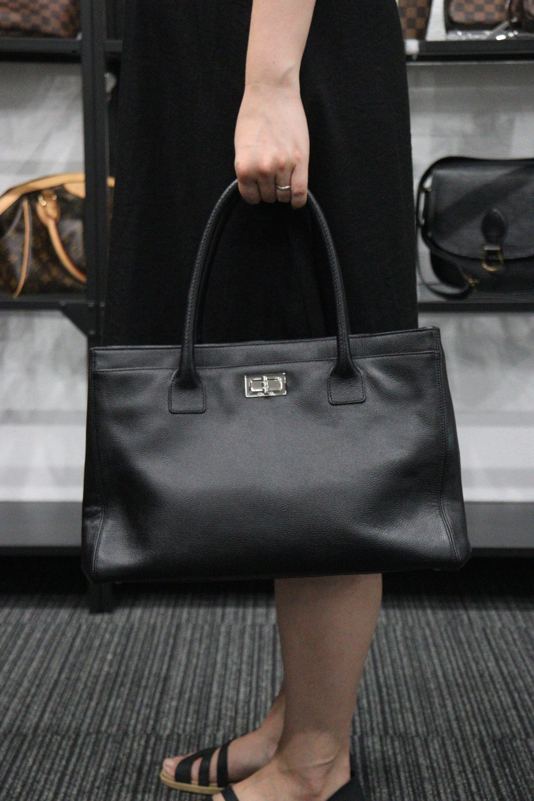 Rank A ｜ CHANEL Calf Leather 2.55 Tote Bag Shoulder Bag｜230062610