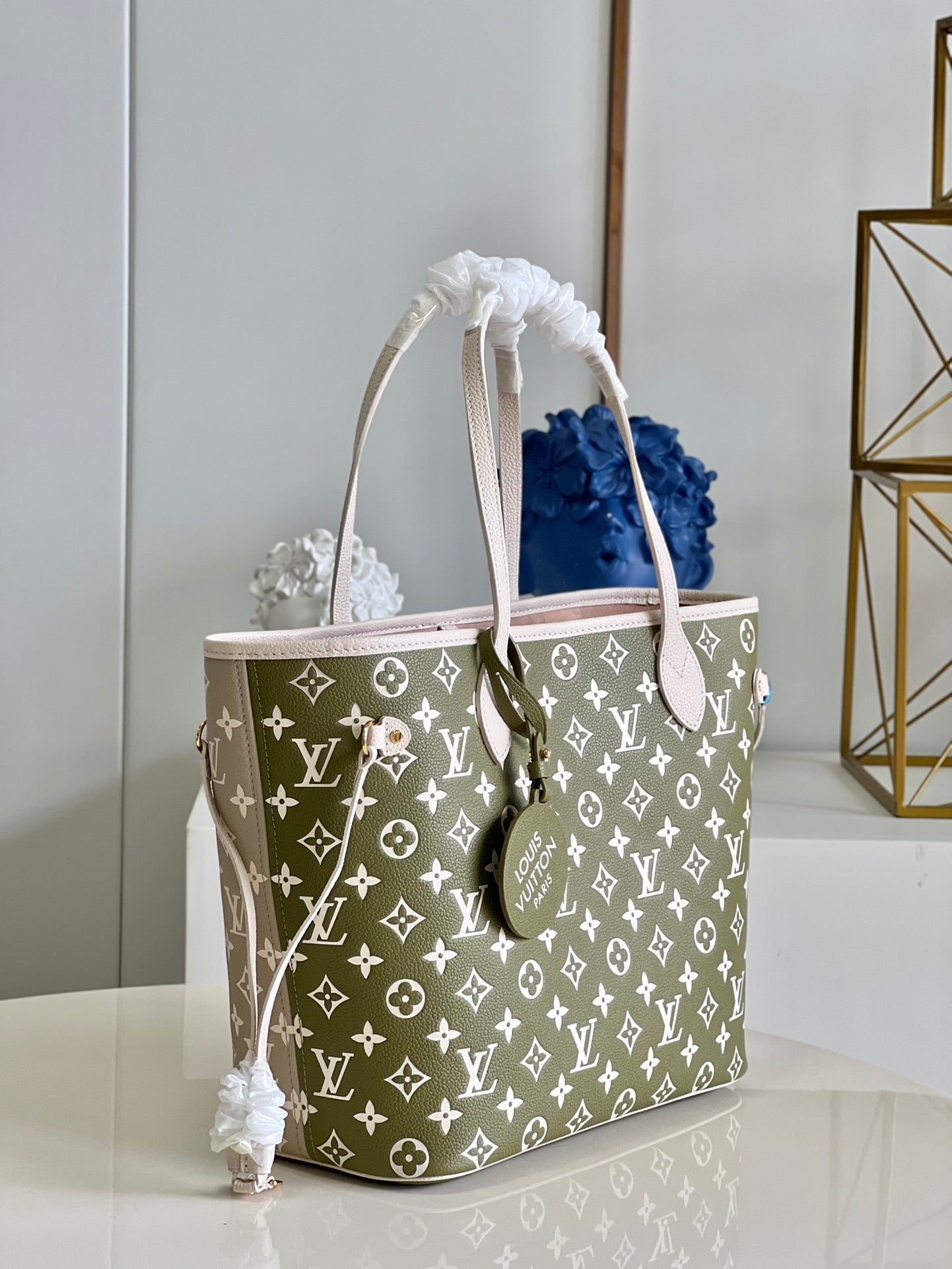 Louis Vuitton Neverfull MM  Tote Bag